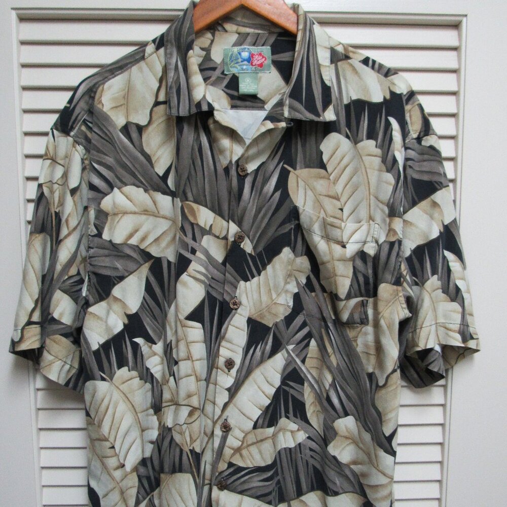 Hilo Hattie 100% Silk Hawaiian Shirt Mens M Tropical Leaf Camp Travel Vacation